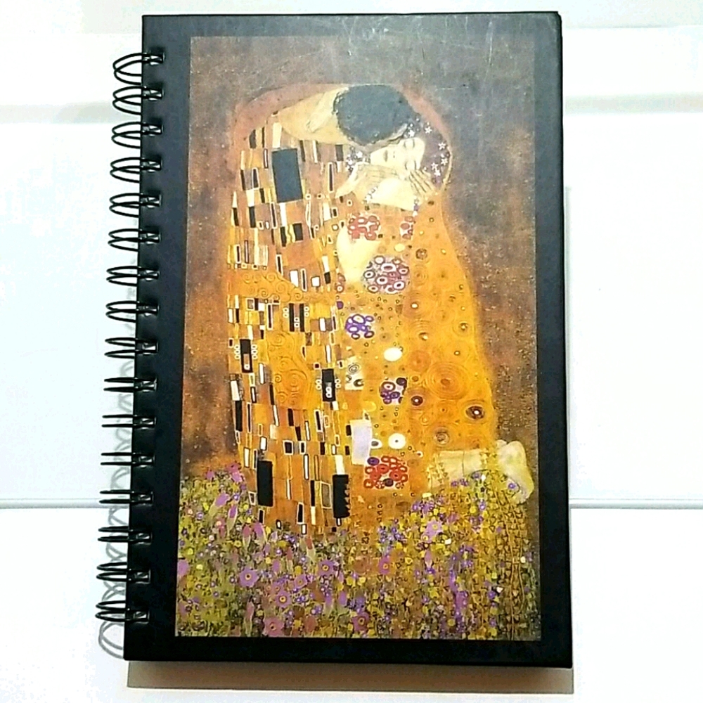 💋 The Kiss 💋 Piccadilly Journal